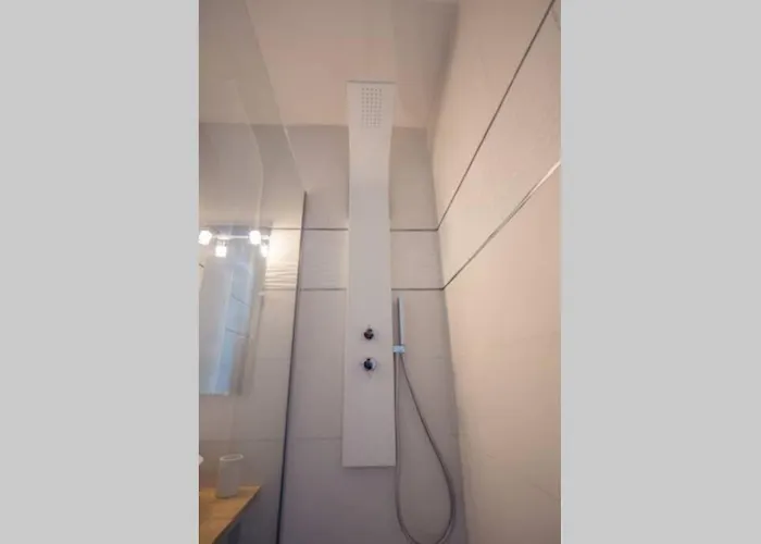 Ganusha Cosy 3 Parking Gratuit Balcon גרנובל